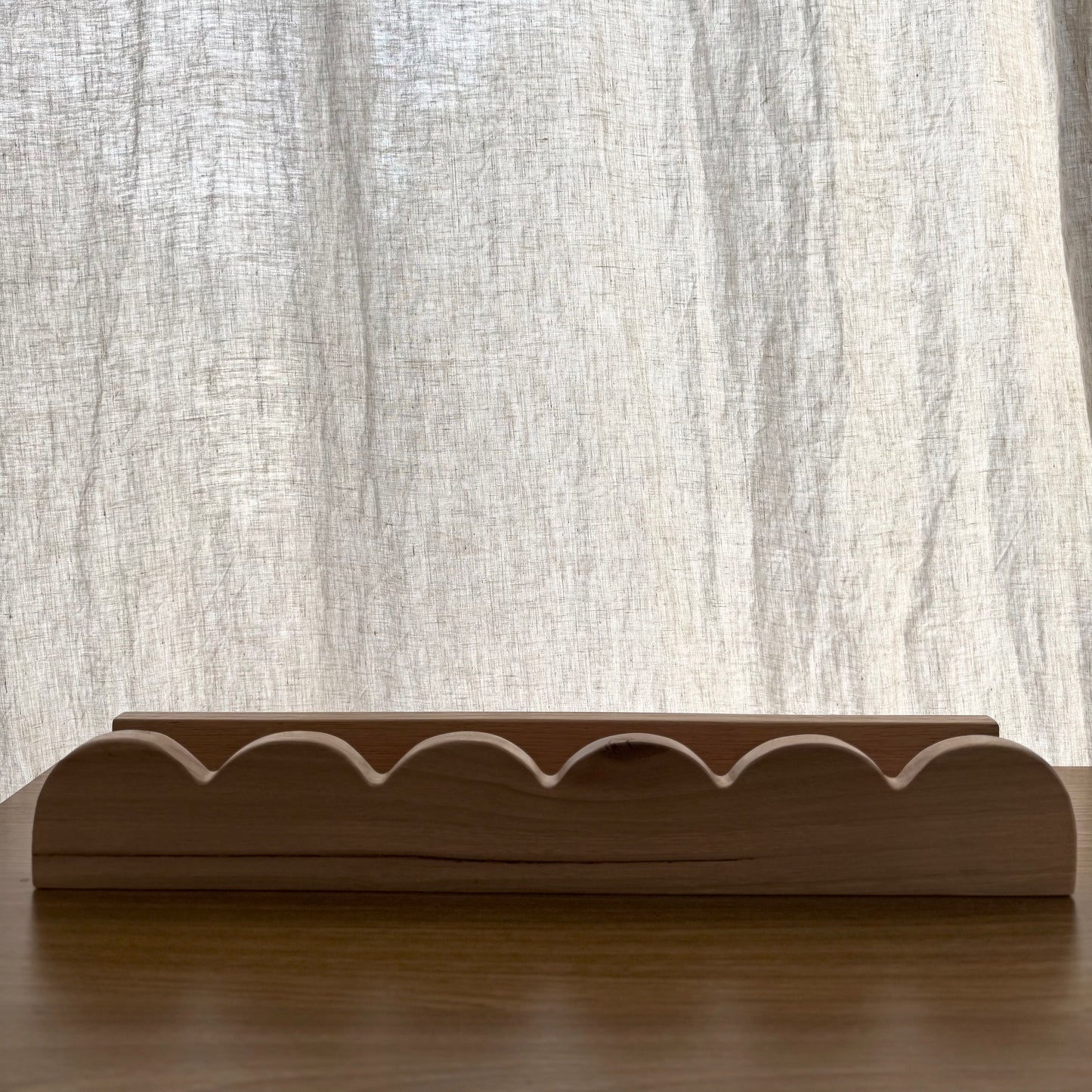 Scallop shelf in Tasmanian Oak 600mm warehouse sale