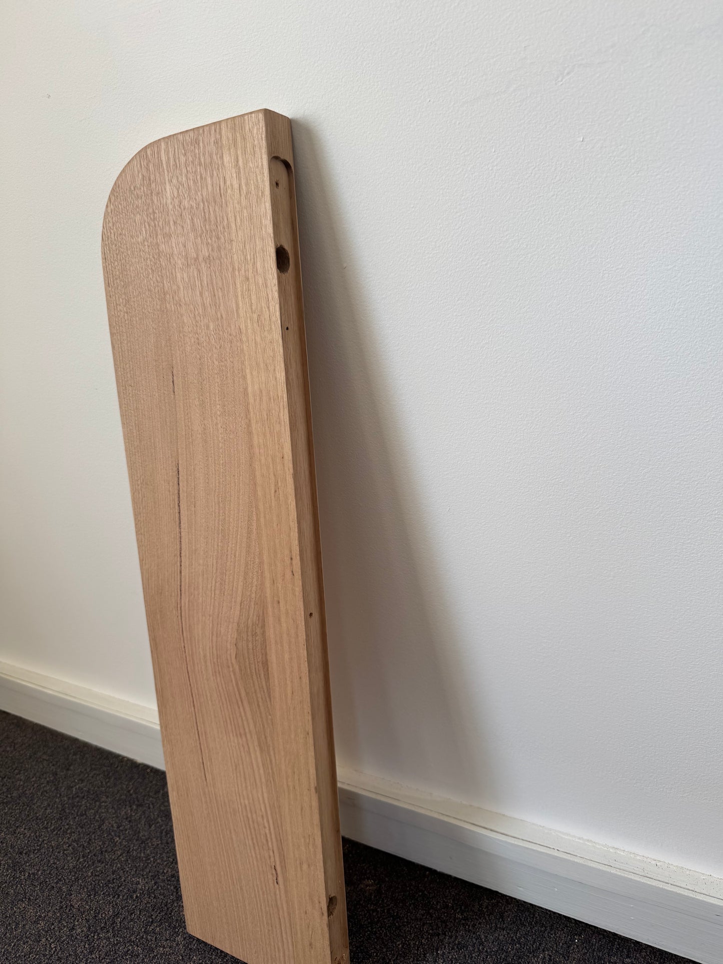 Curved Floating Shelf in American Oak - 185mm x 750mm - warehouse sale