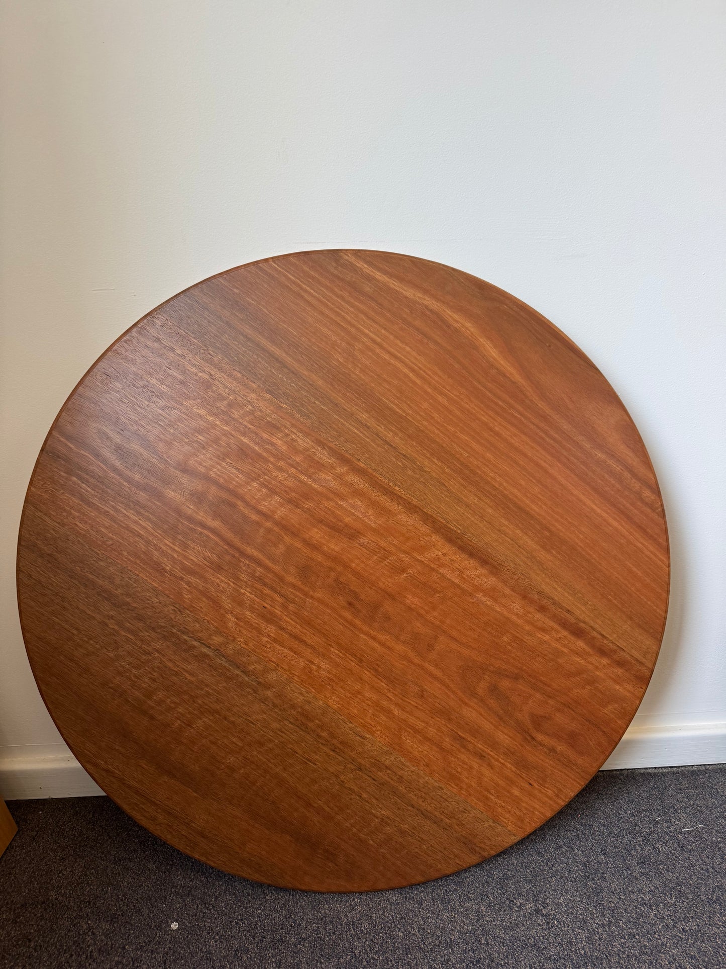 Round tabletop in Spotted Gum 850mm