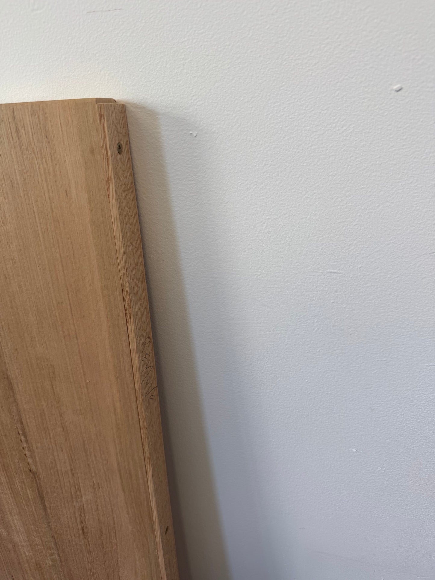 Curved (one end) Floating Shelf in Tasmanian Oak - 285mm x 900mm - warehouse sale