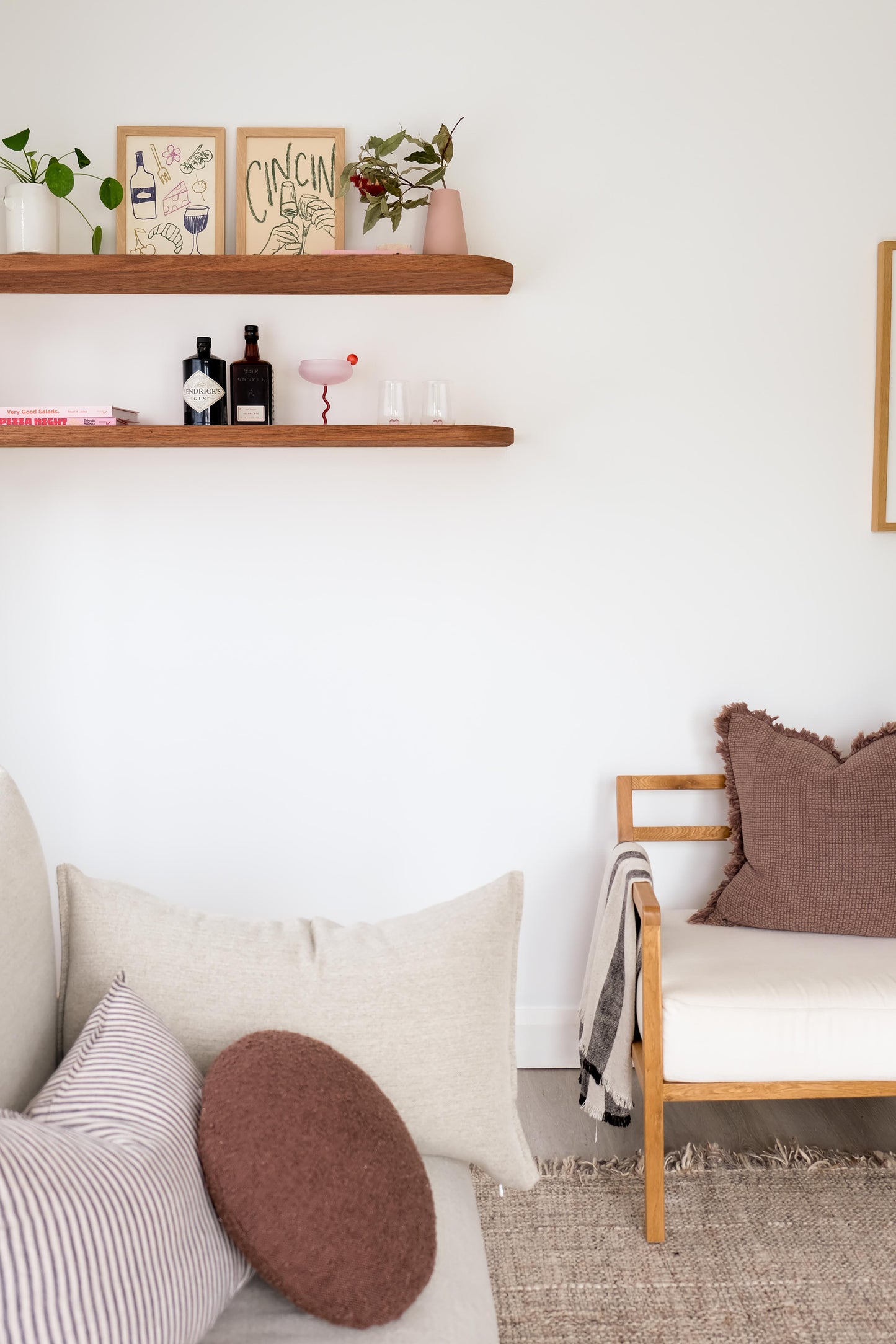 Curved Floating Shelf (BLACKWOOD)