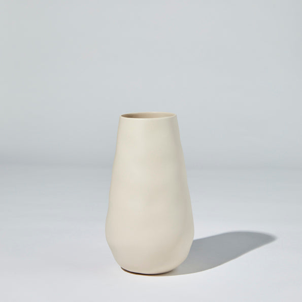 Teardrop vase chalk white (L)