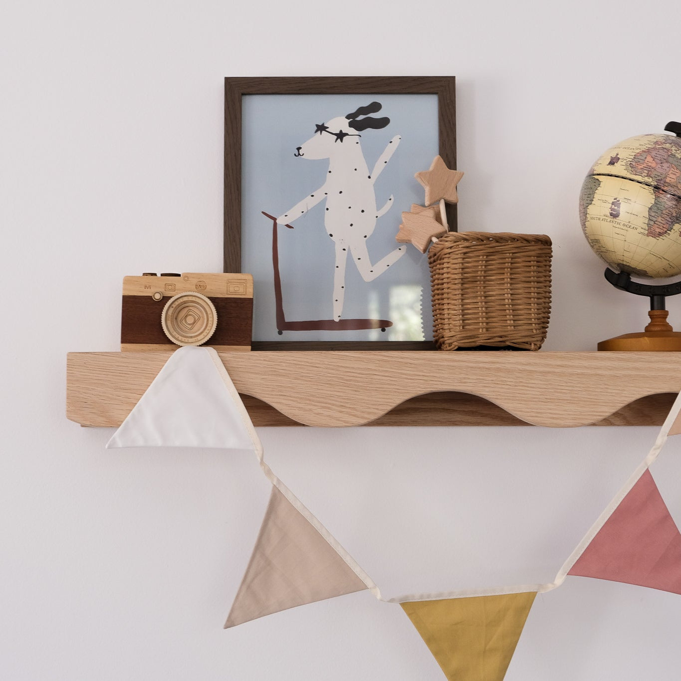 Wave legend shelf
