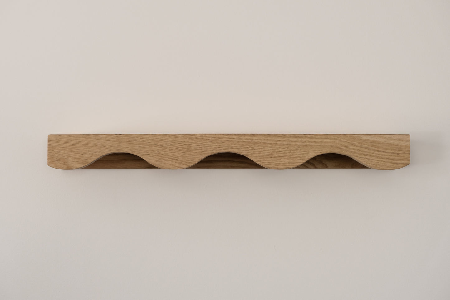 Wave legend shelf