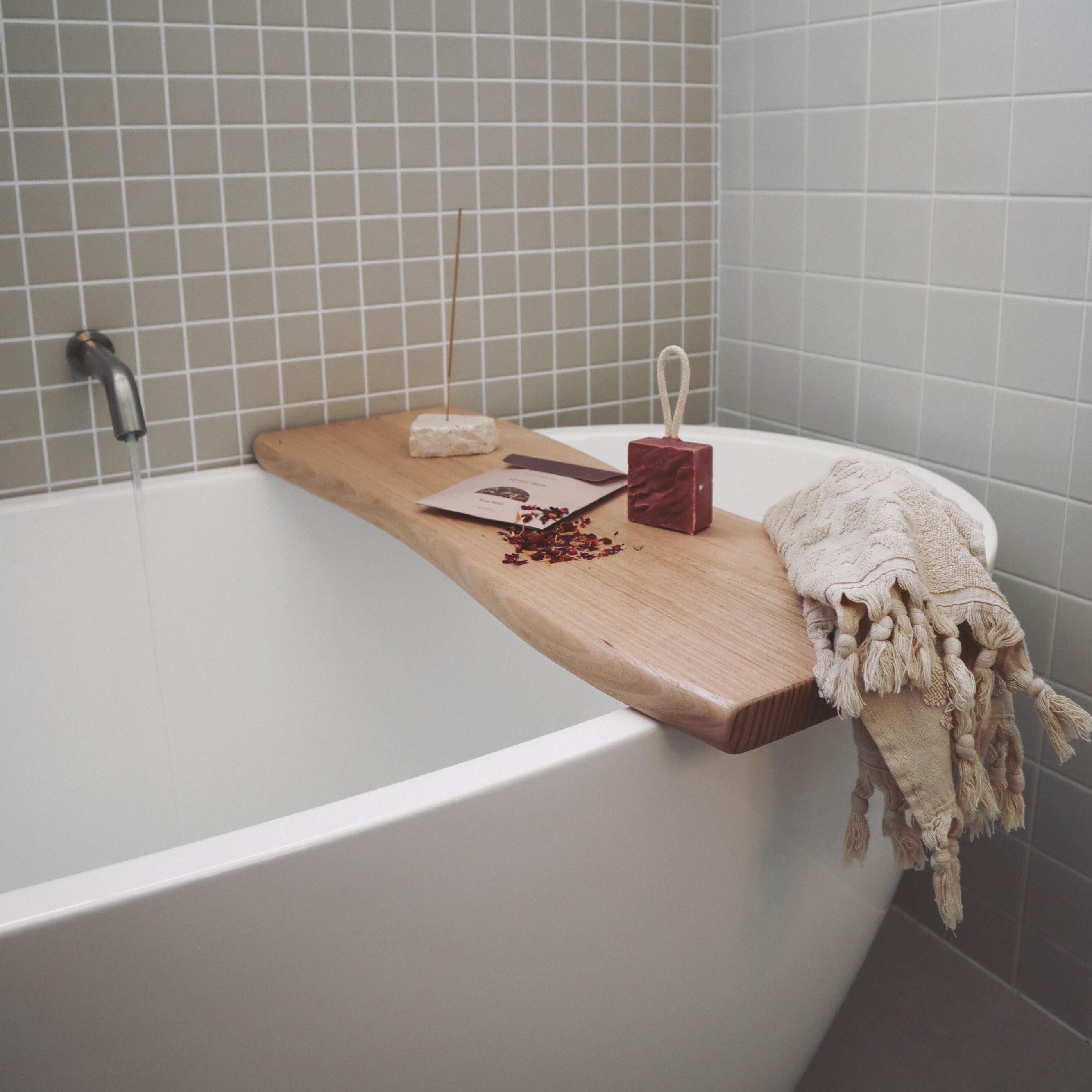 Moda Timber Caddy What Makes Timber Bath Caddy a Smart Choice for Bathroom Styling? – The ...