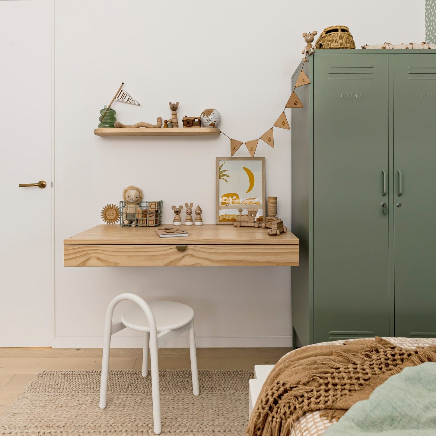 Floating Desk with drawer