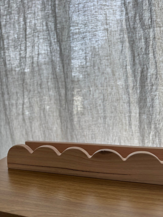Scallop shelf in Tasmanian Oak 600mm warehouse sale