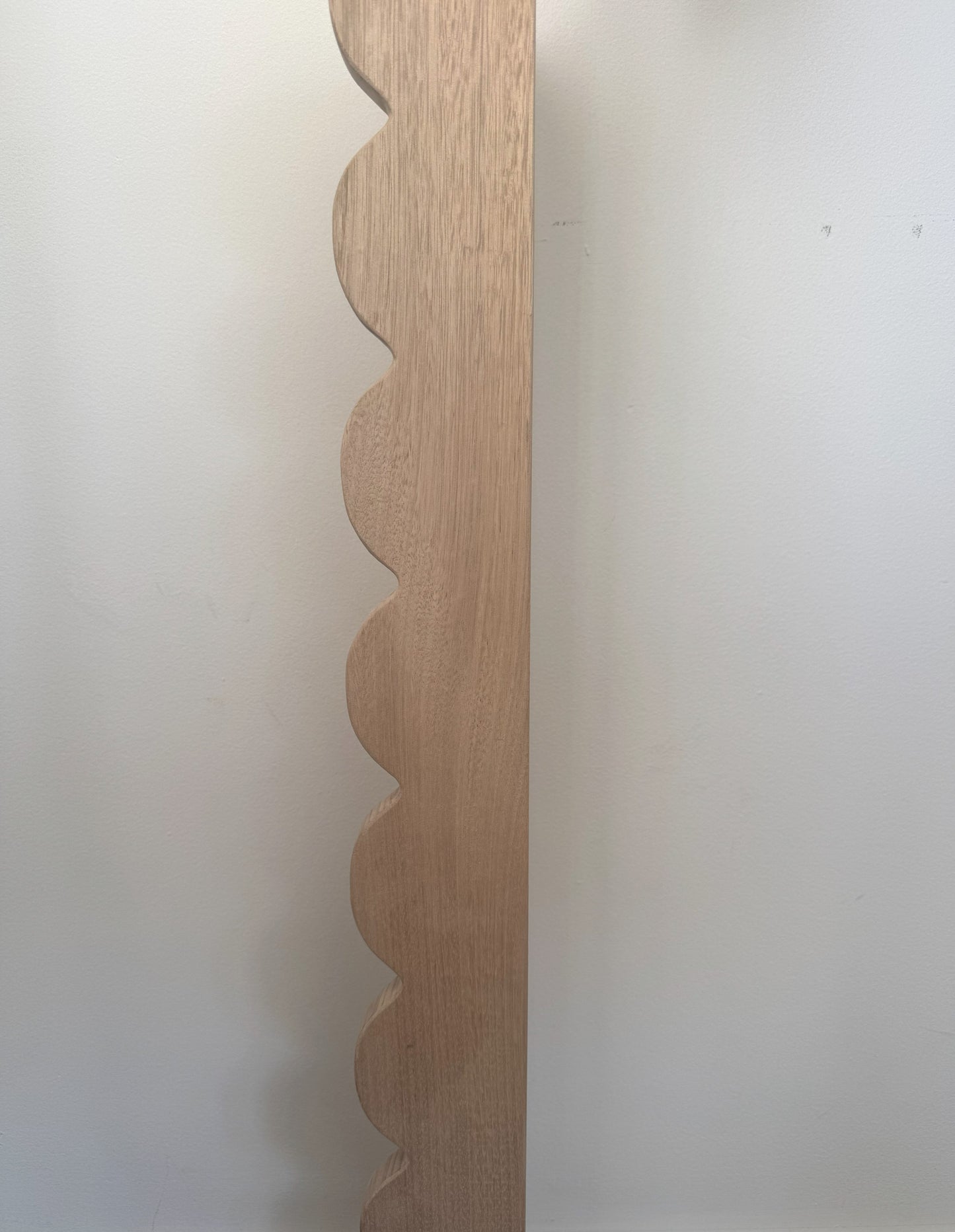 Scallop Shelf in Tasmanian Oak - 900mm - Warehouse sale