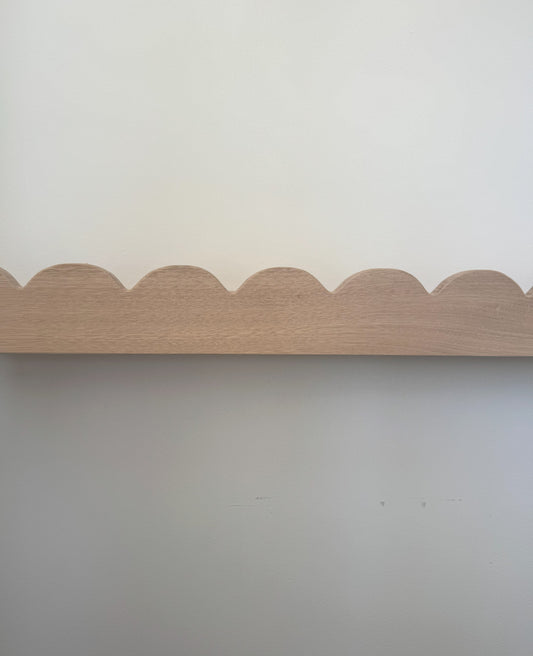 Scallop Shelf in Tasmanian Oak - 900mm - Warehouse sale