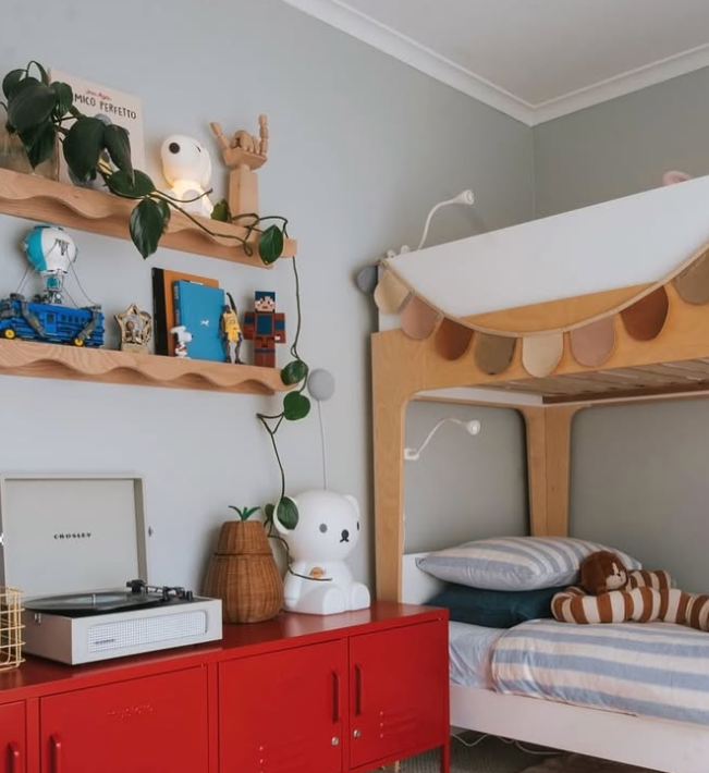Wave legend shelf